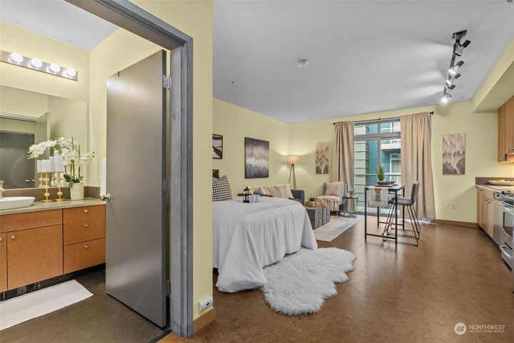 Property Photo: 1414 12th Avenue 417 WA 98122