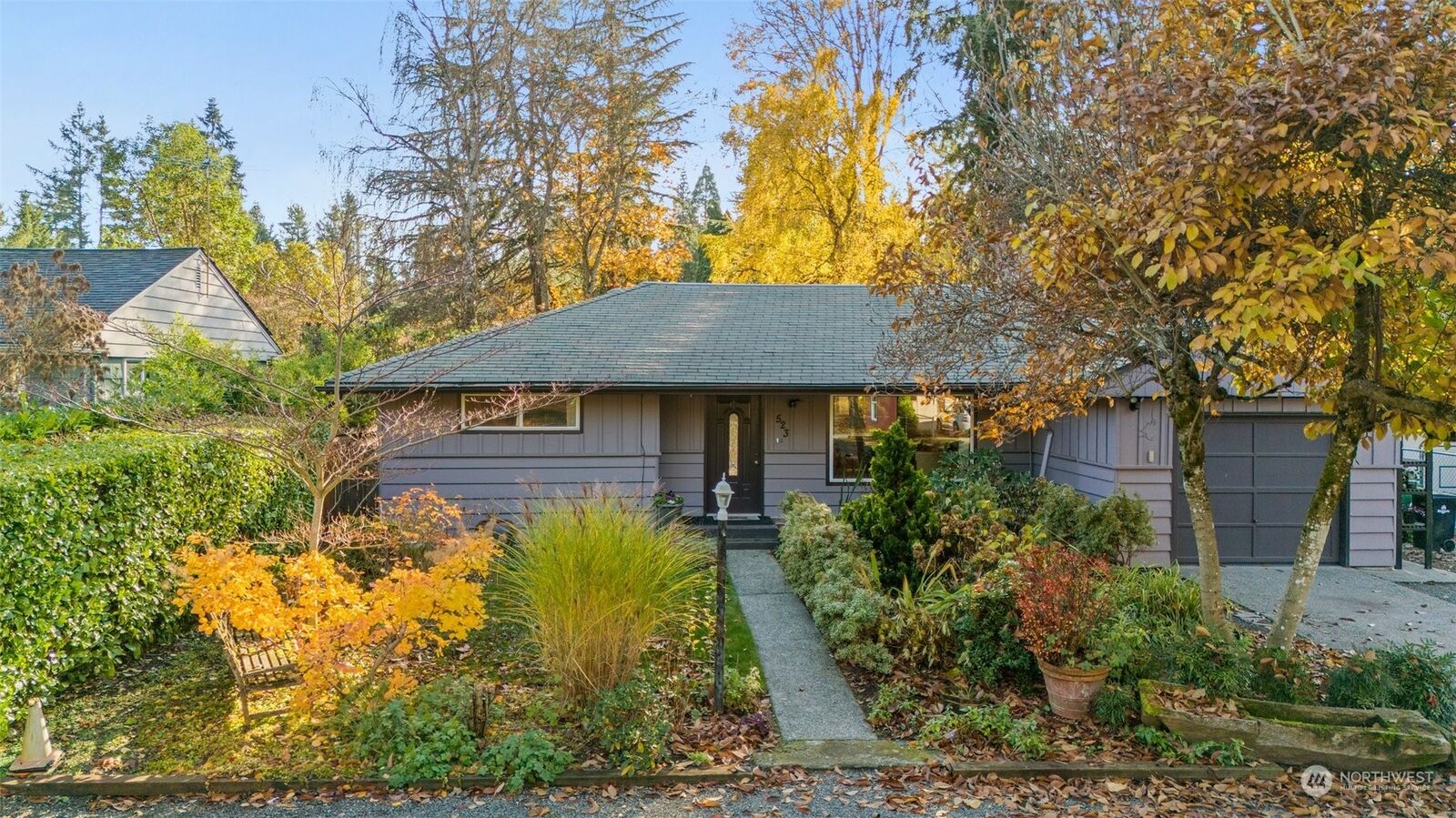 Property Photo:  523 N 166th Street  WA 98133 