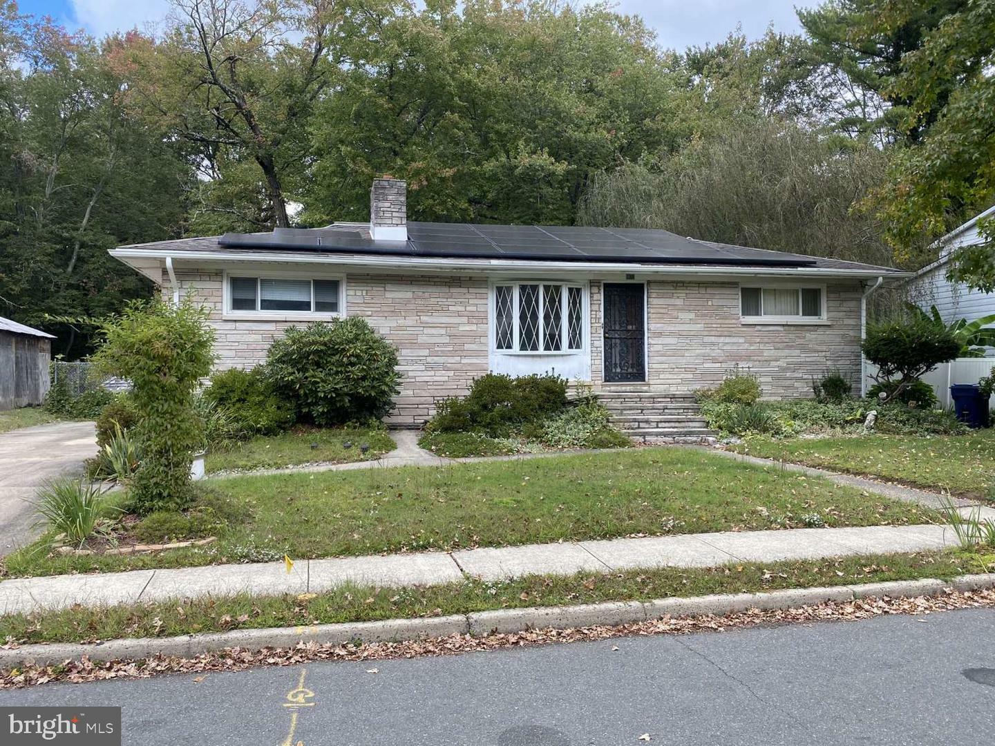 Property Photo:  208 Eldridge Avenue  NJ 08648 