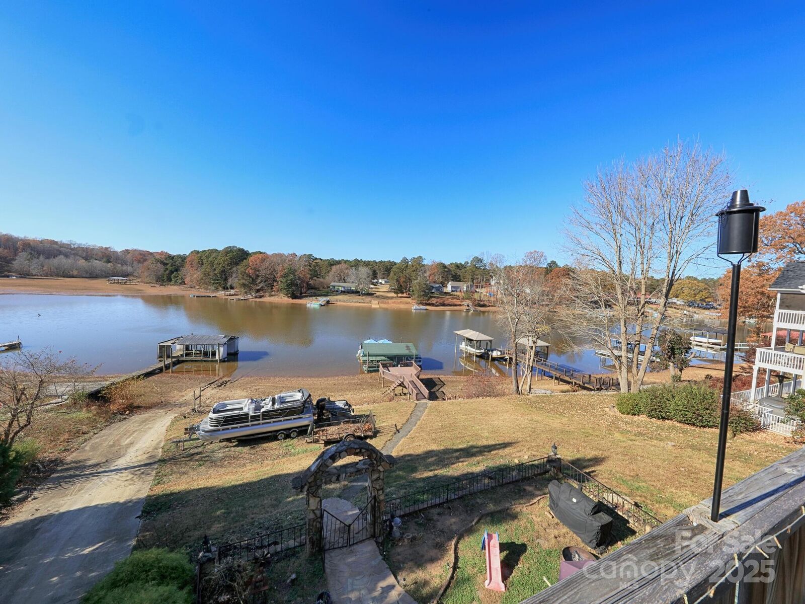 Property Photo: 6860 Shade Tree Lane NC 28673