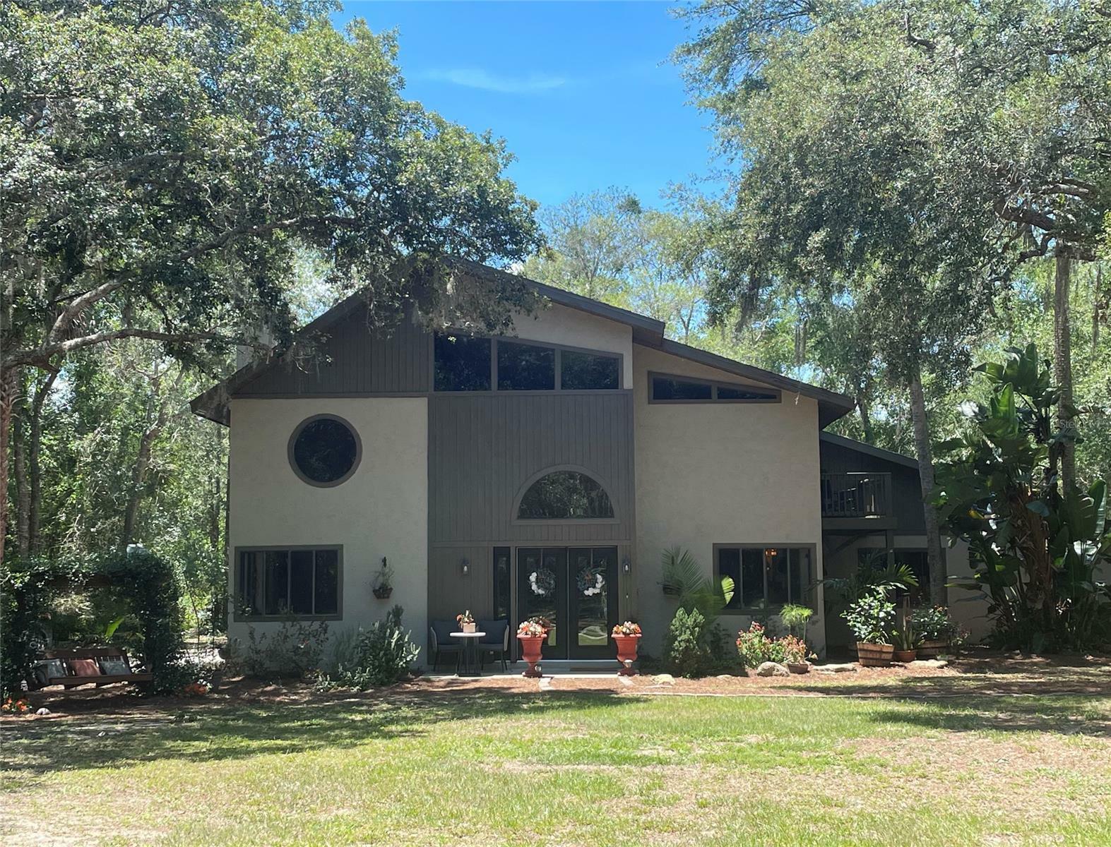 Property Photo:  737 S Glencoe Road  FL 32168 