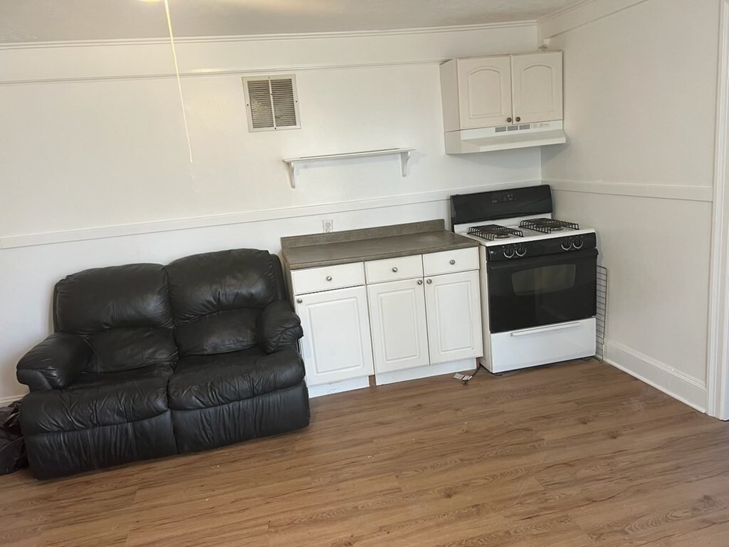 Property Photo:  31 Chestnut St 3  MA 02703 