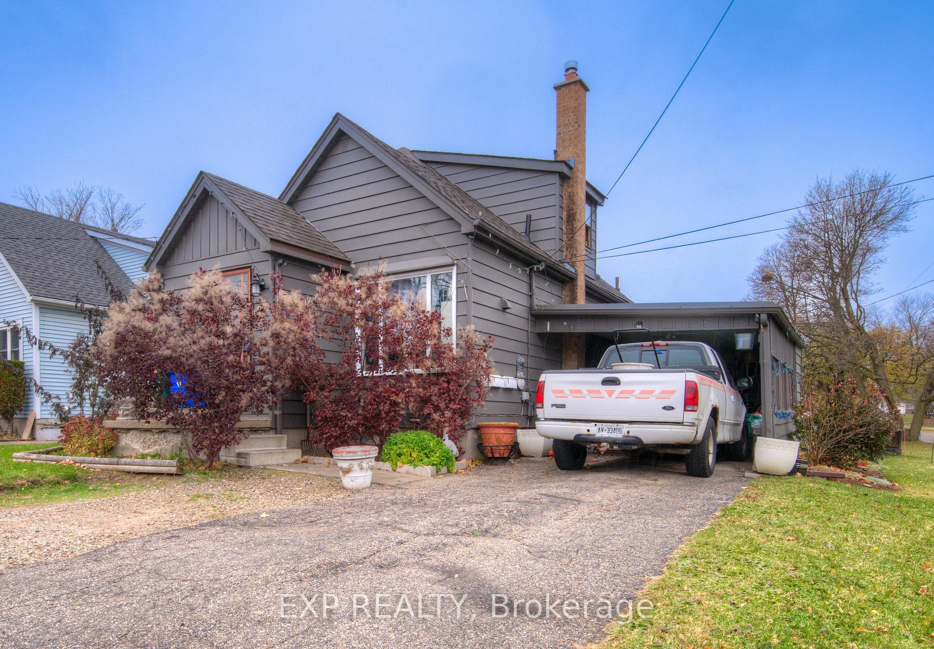 Property Photo:  536 Stirling Ave S  ON N2M3J6 