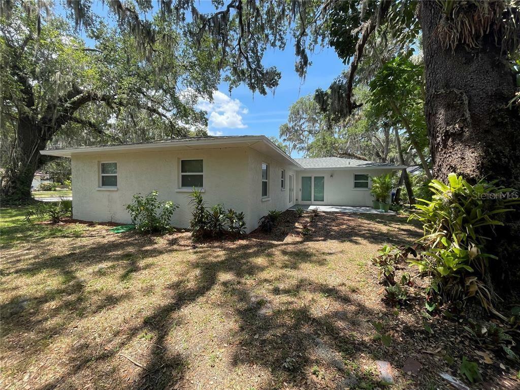 Property Photo:  111 17th Street E  FL 34208 