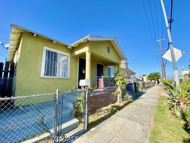 Property Photo:  2411 Griffith Avenue  CA 90011 