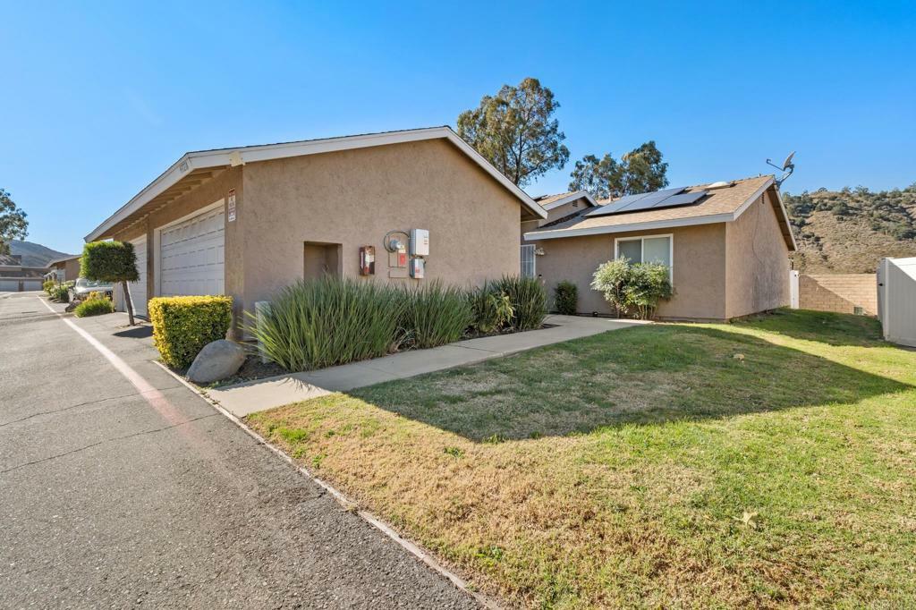 Property Photo: 44727 La Paz A CA 92592