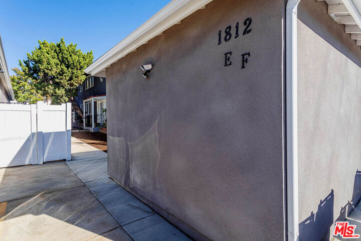 Property Photo:  1812 W Glenoaks Boulevard E  CA 91206 