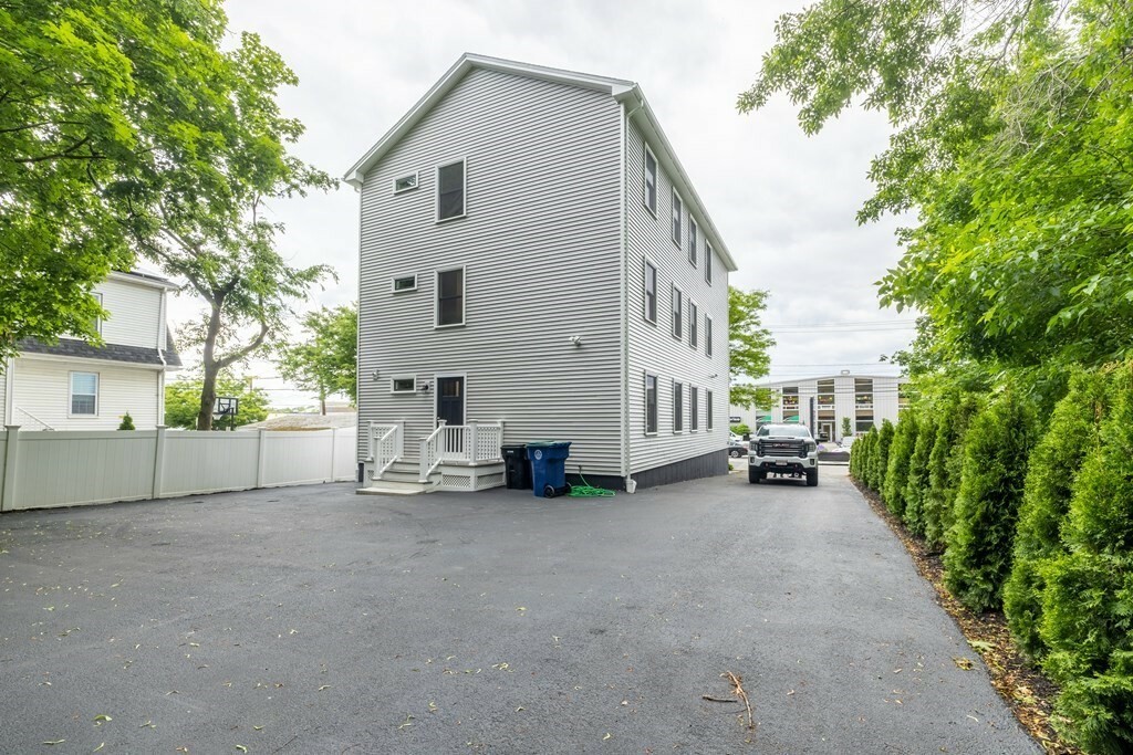 Property Photo:  56 Jefferson Avenue 1  MA 01970 