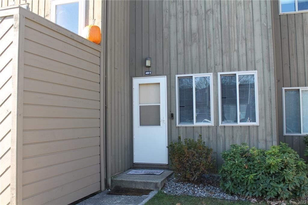Property Photo: 422 Emmett Street E CT 06010