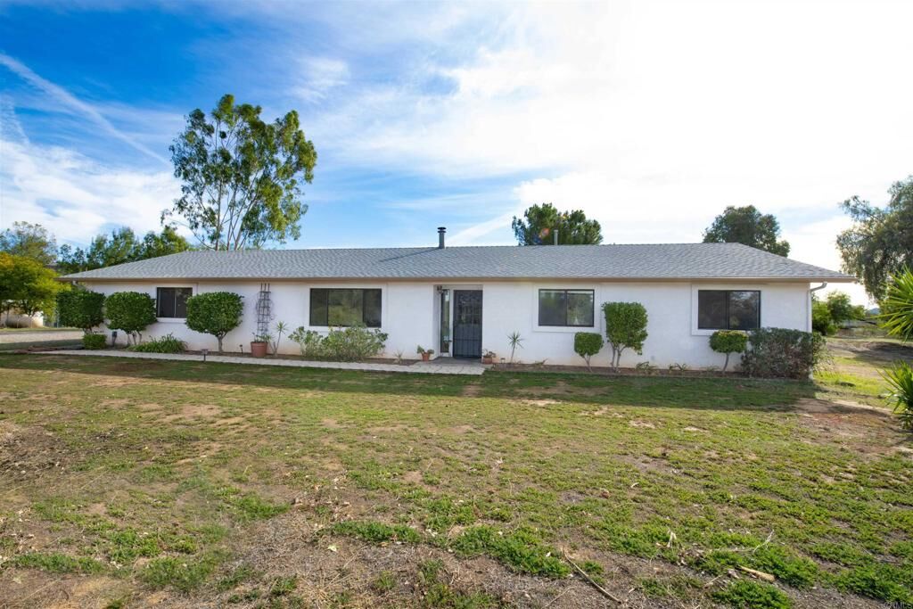 Property Photo:  358 Telford Lane  CA 92065 