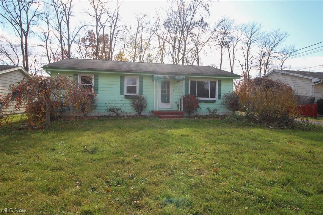 Property Photo:  2425 Russell Avenue  OH 44509 