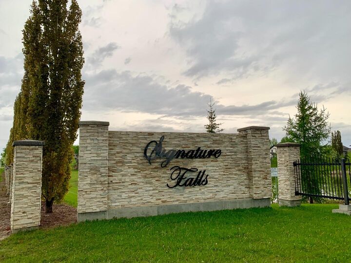 Property Photo:  7125 85 Street  AB T8X 0N8 