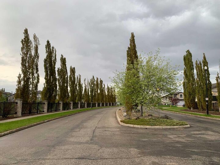 Property Photo: 8626 72 Avenue AB T8X 0N9