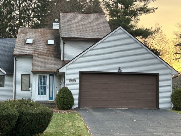 216 Loretta Lane  Vestal NY 13850 photo