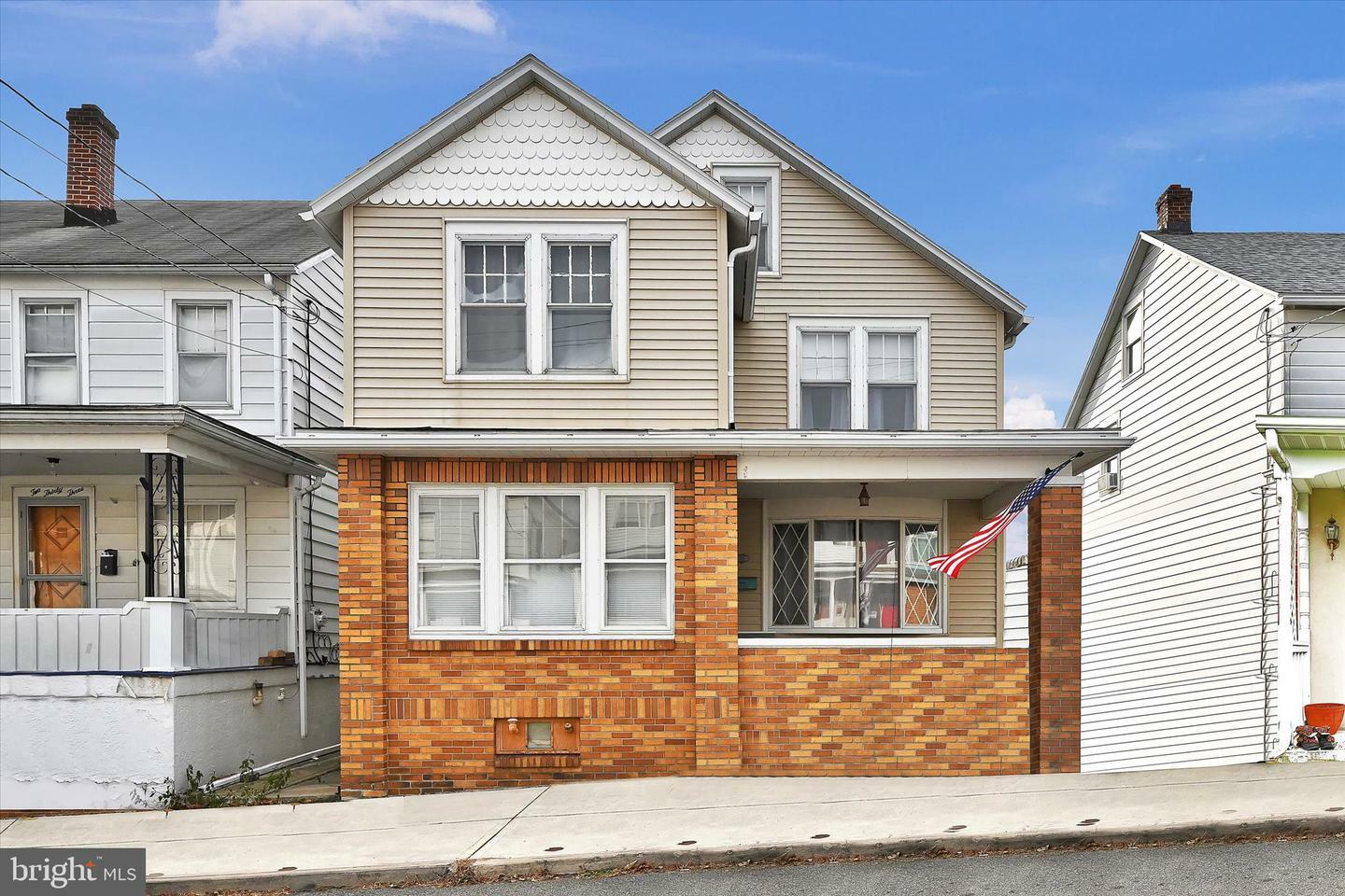 Property Photo: 229 E Fell Street PA 18250