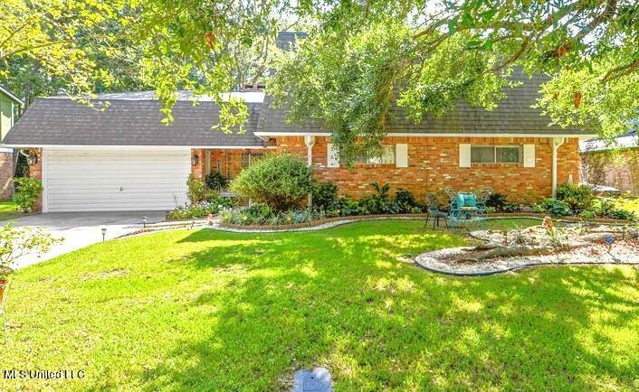 Property Photo:  1724 Mary Ann Drive  MS 39553 