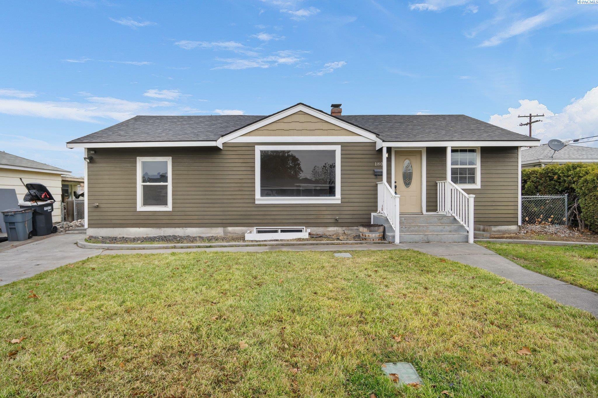 Property Photo: 1807 W Henry St. WA 99301