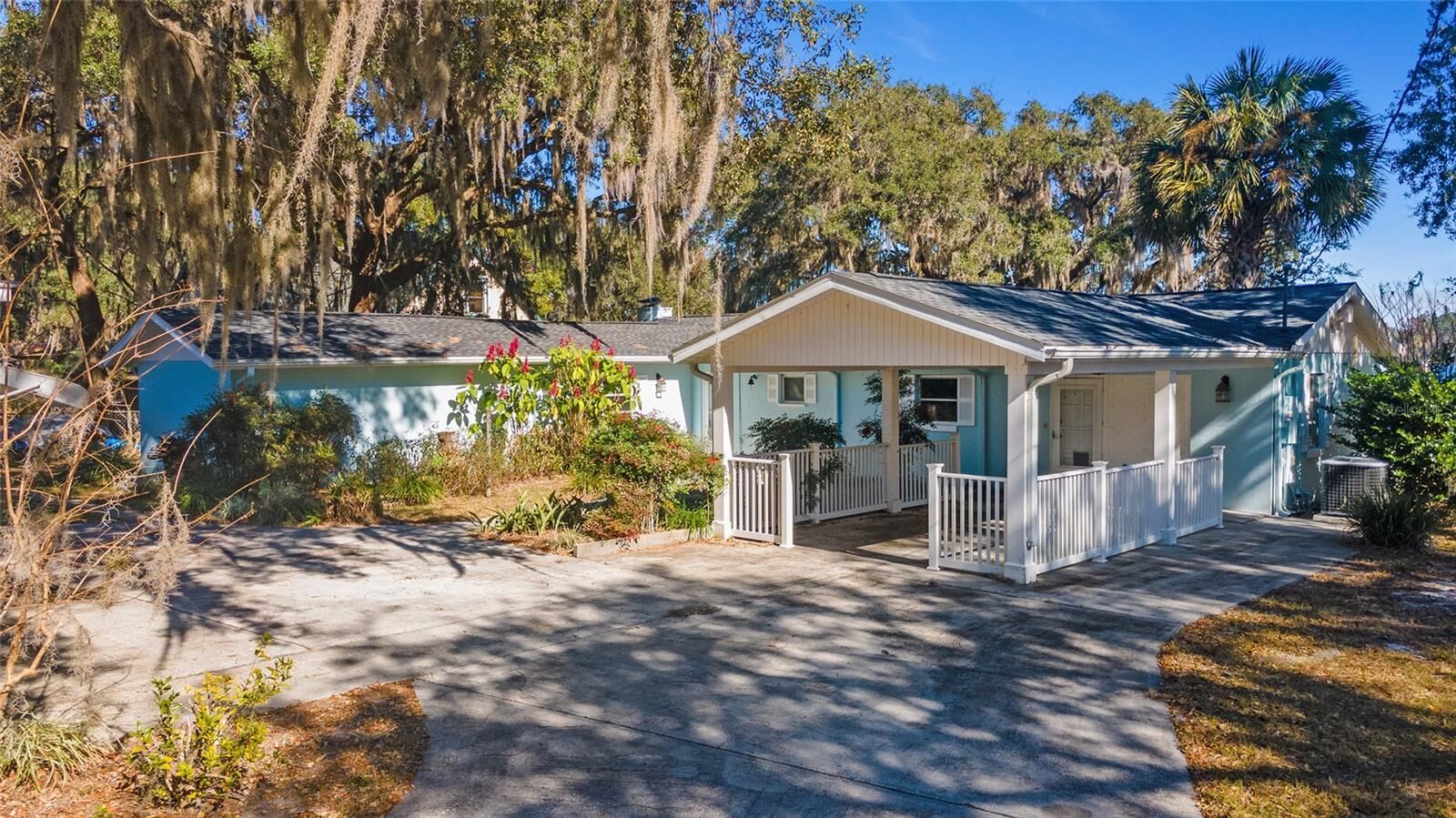 Property Photo:  22345 NE 108th Avenue Road  FL 32134 