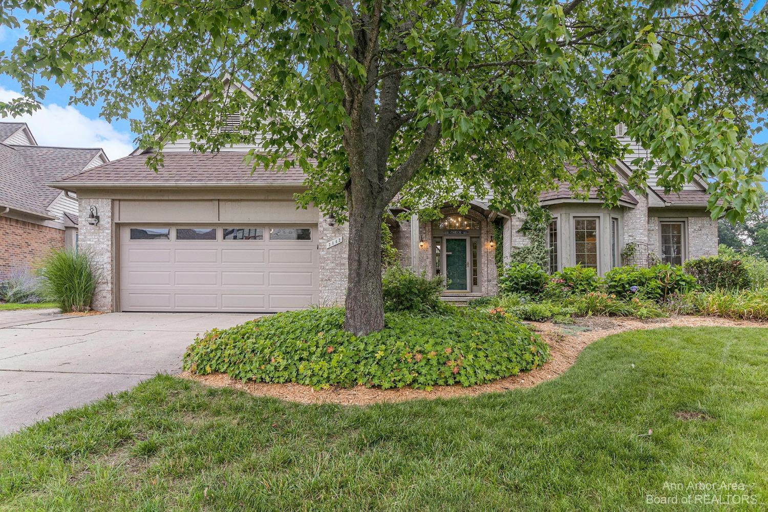 Property Photo:  2862 Leslie Park Circle  MI 48105 