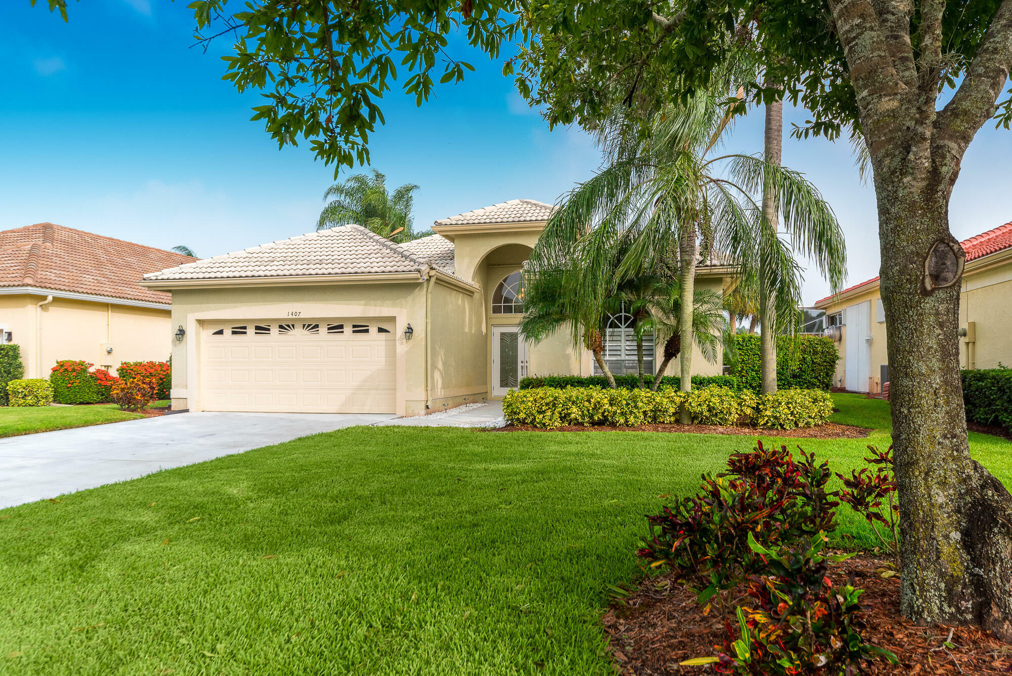 Property Photo:  1407 SE Glencoe Court  FL 34952 