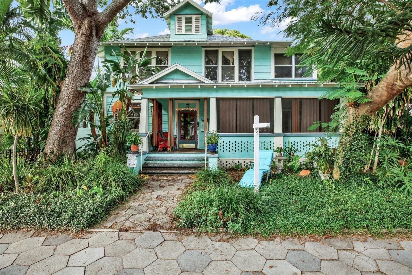 Property Photo: 155 7th Avenue NE FL 33701