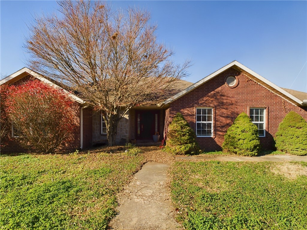 Property Photo:  42 Millsap Circle  AR 72715 