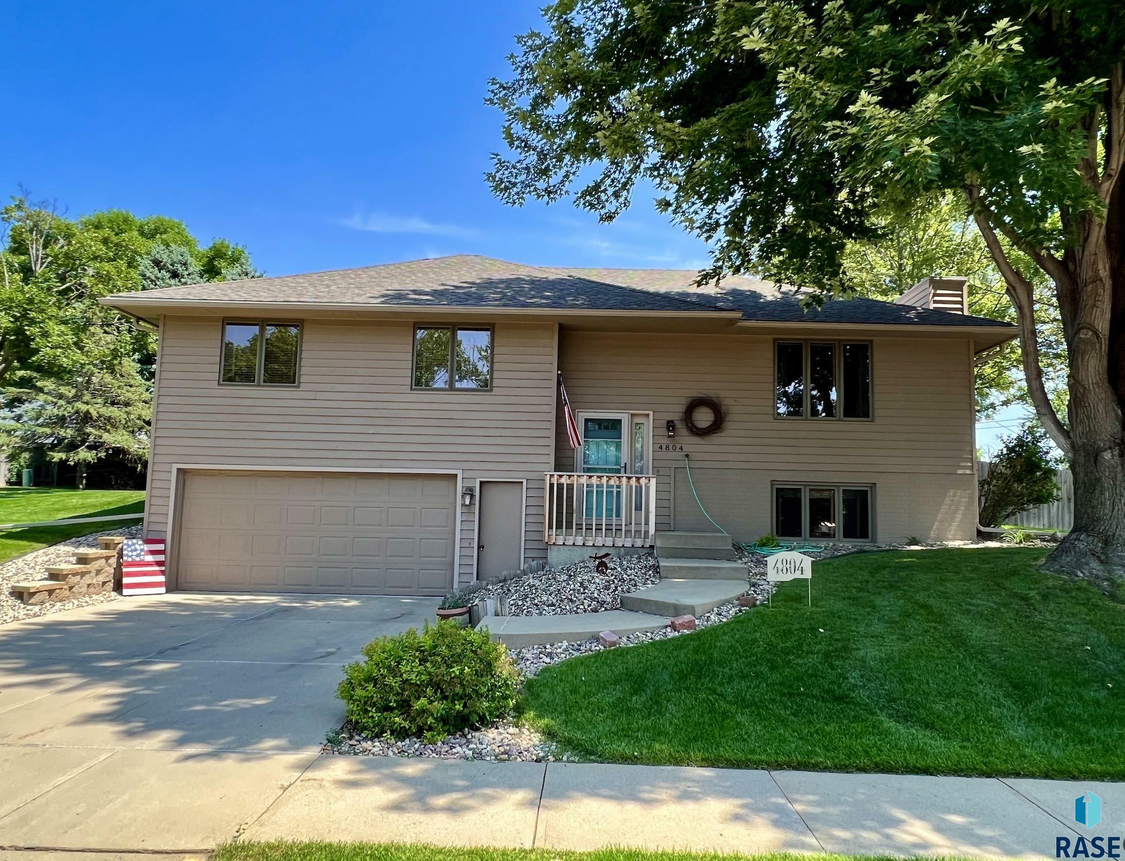 4804 S Glenview Rd  Sioux Falls SD 57103-5470 photo