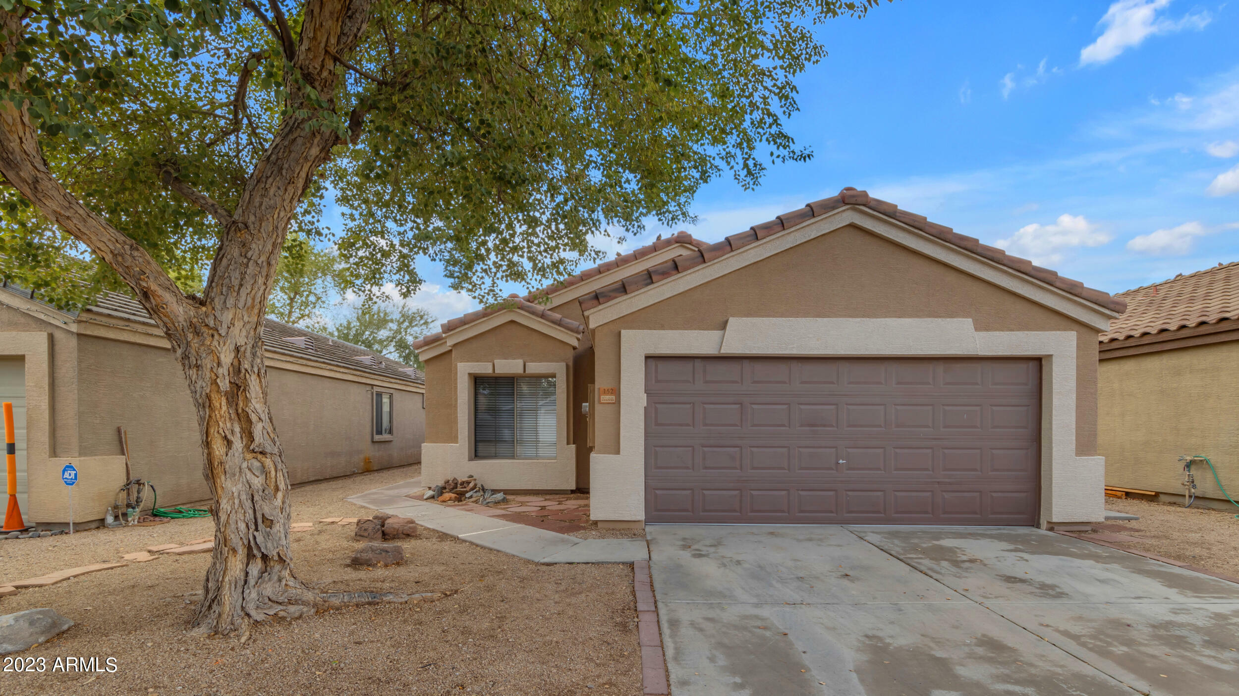 Property Photo:  152 S Parkwood --  AZ 85208 