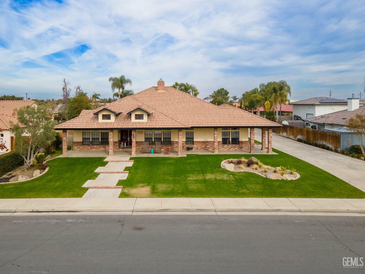 Property Photo:  13320 Powder River Avenue  CA 93314 