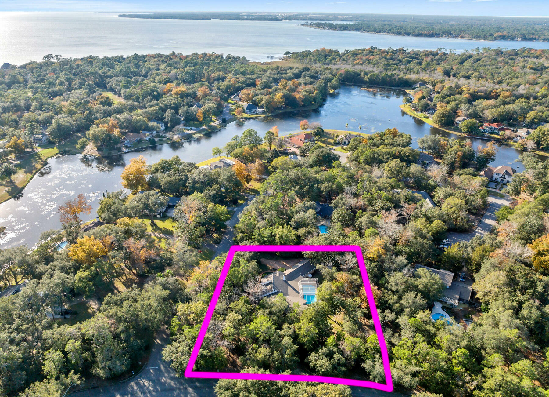 Property Photo: 115 Canterbury Circle FL 32578