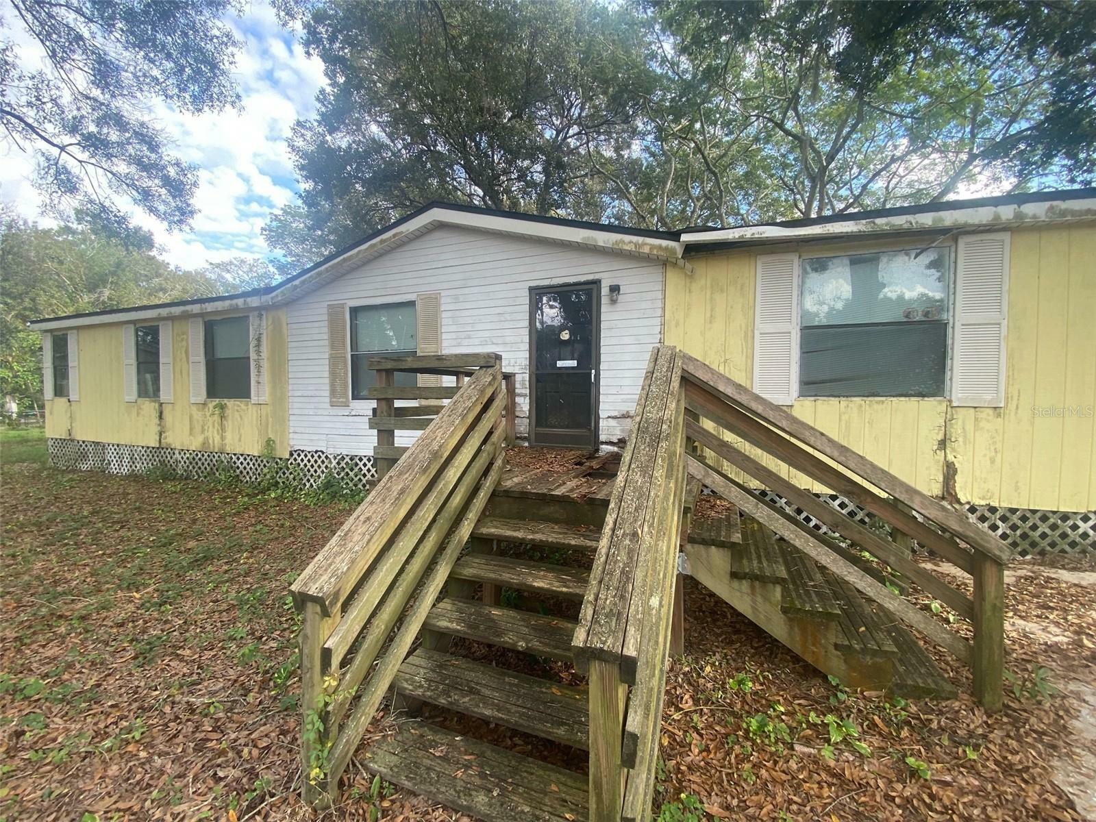 Property Photo:  12106 Dagwood Way  FL 33579 