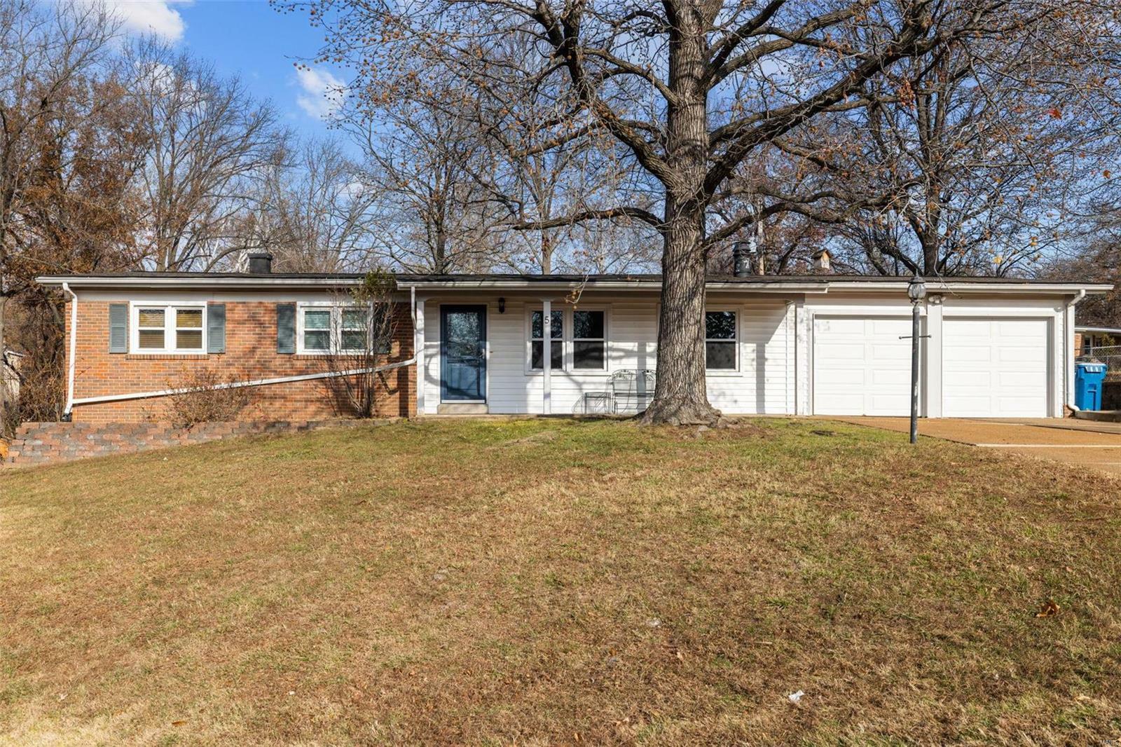 Property Photo:  5 Cloverleaf Lane  MO 63011 