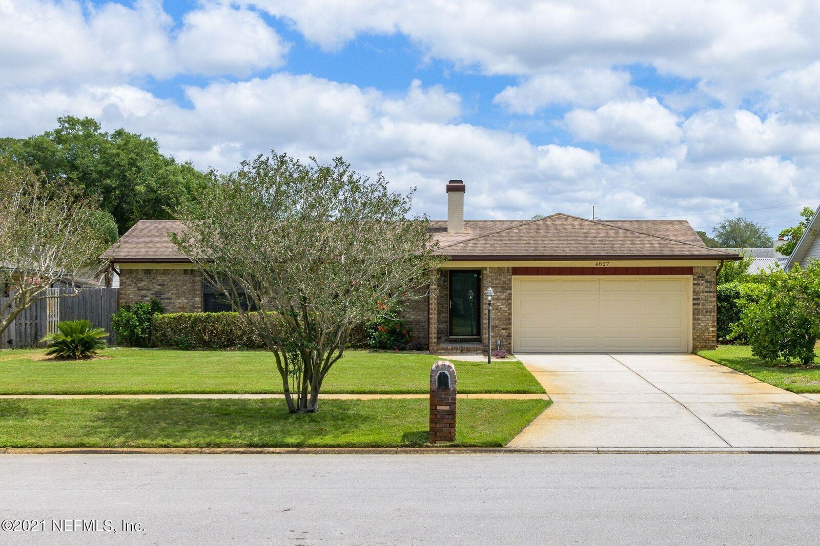 Property Photo:  4827 Brierwood Road  FL 32257 