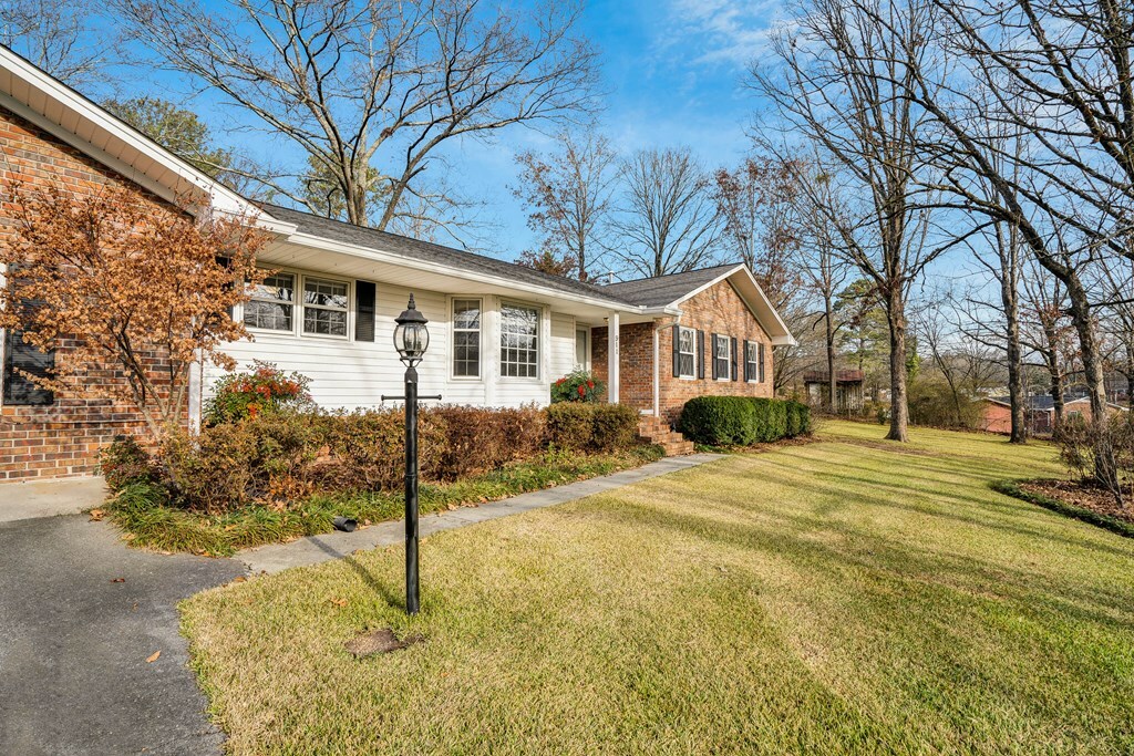 Property Photo:  911 Rona Circle  GA 30705 