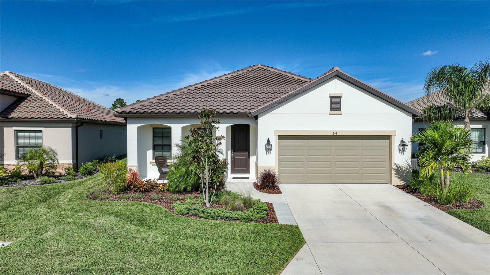 Property Photo: 242 Palmaria Court FL 34275