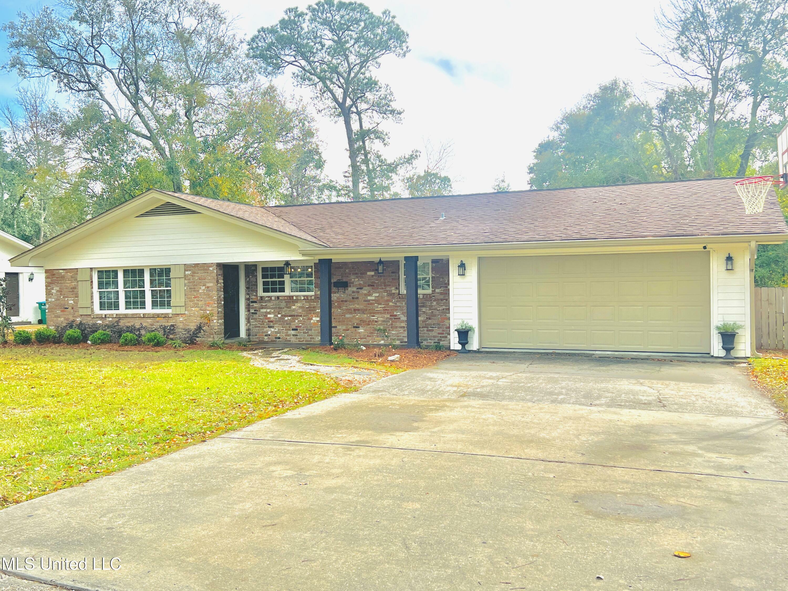 Property Photo: 4 Poplar Circle MS 39507