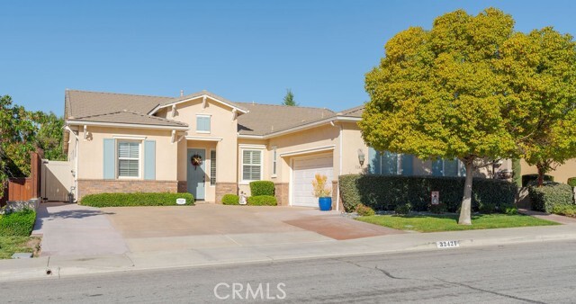 Property Photo: 32421 Meadow Ridge Lane CA 92595