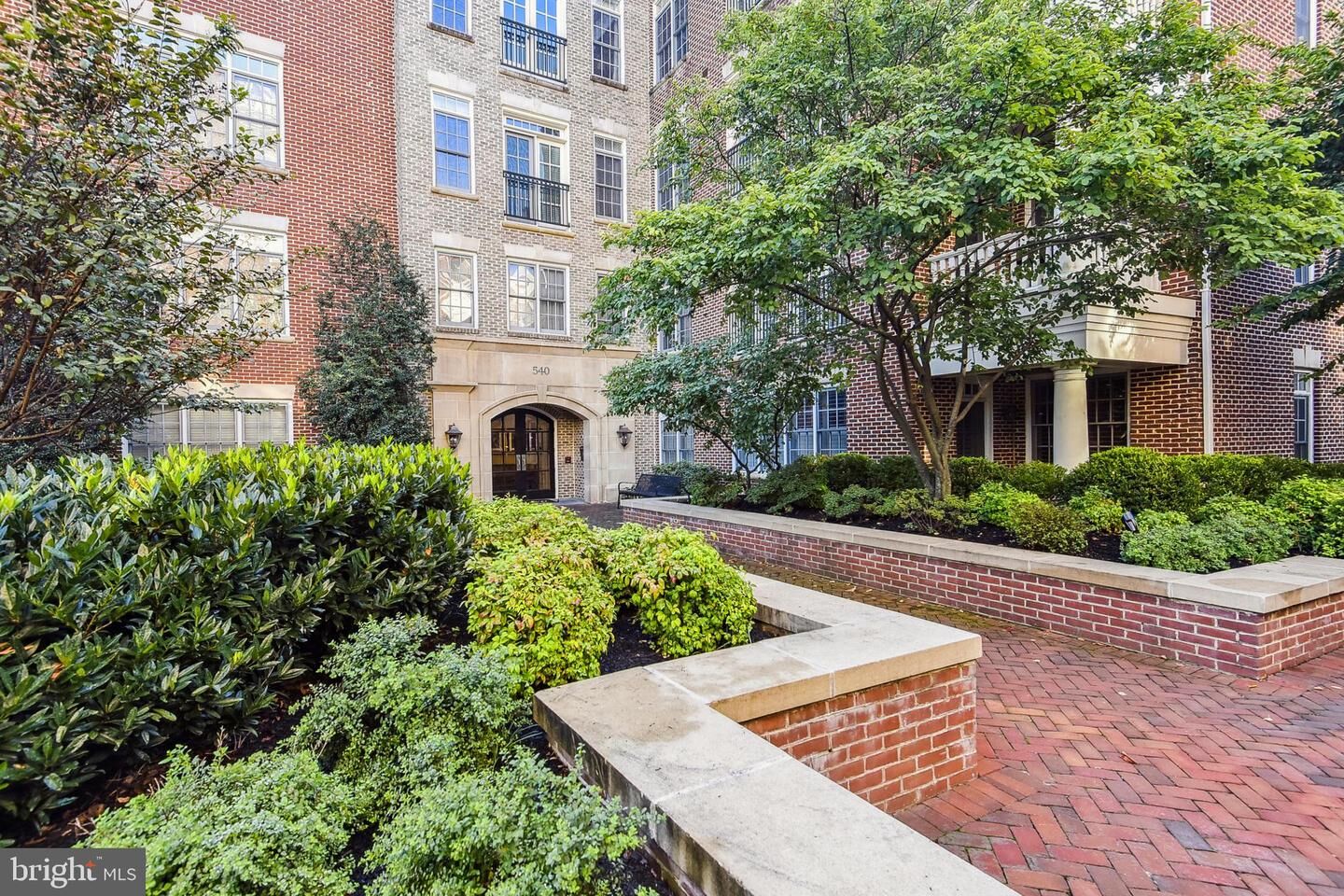 Property Photo: 540 Second Street 102 VA 22314