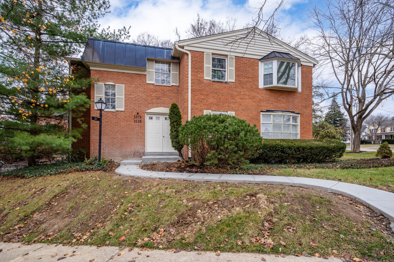 Property Photo: 1821 Bellemeade Court OH 45230