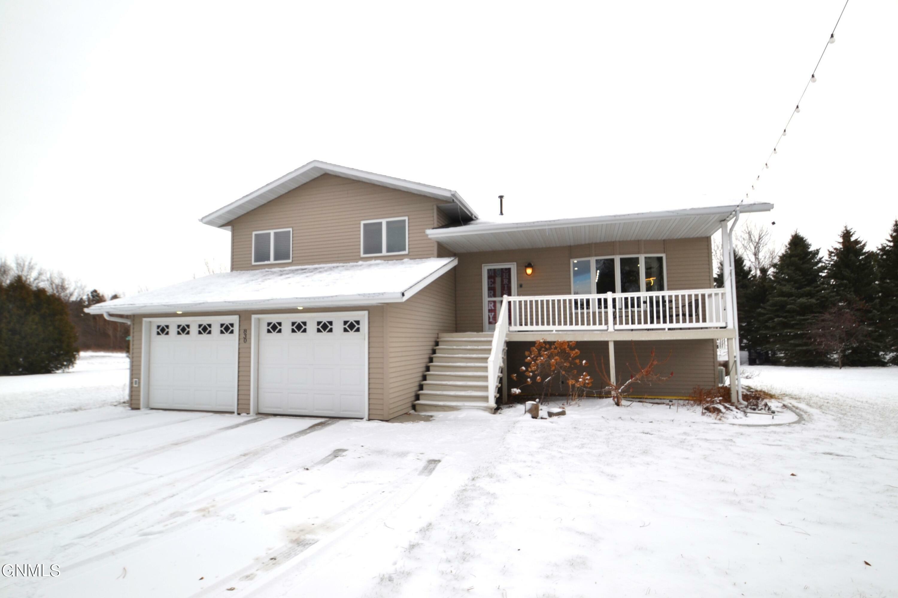 Property Photo:  830 E Bristol Drive  ND 58501 