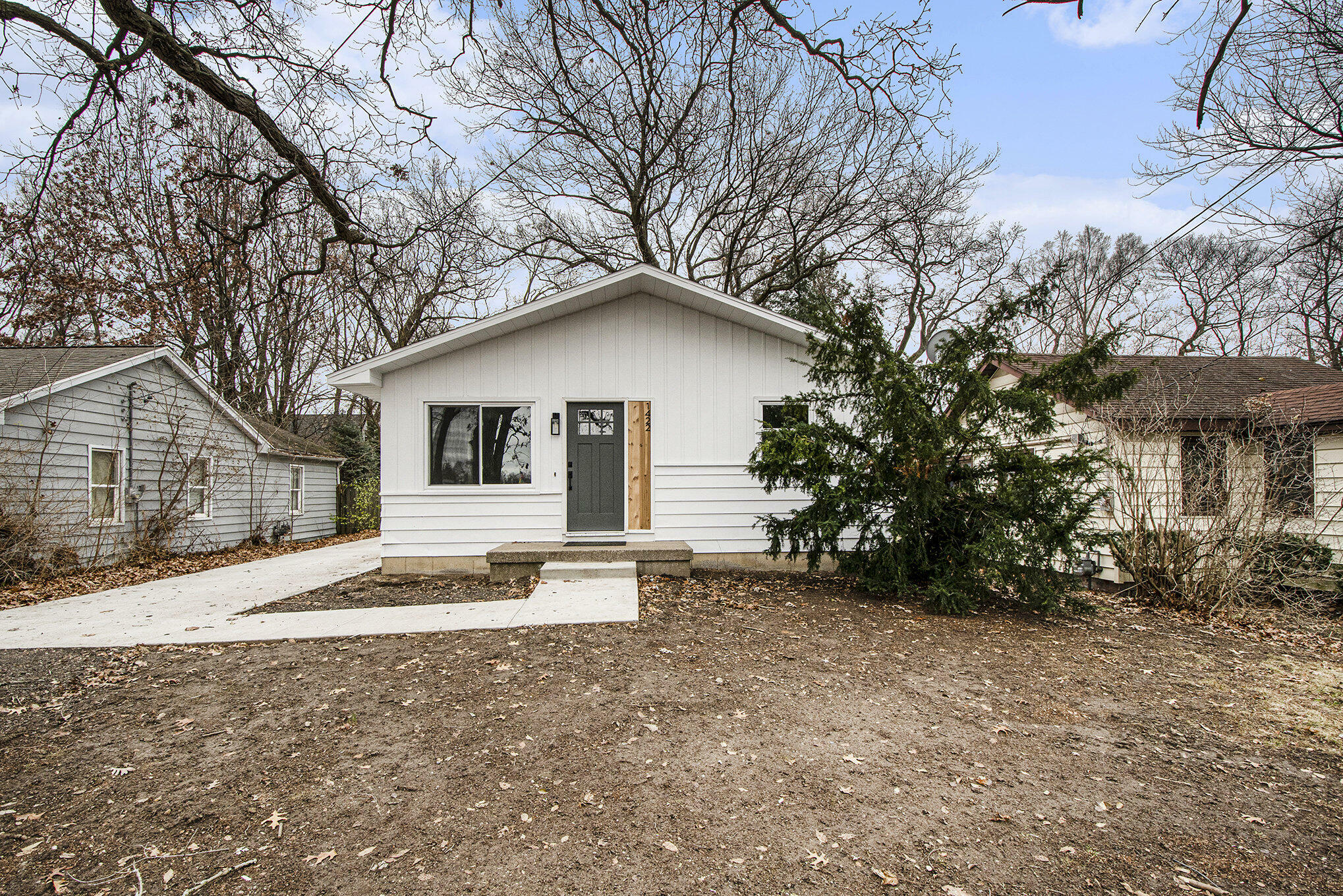 Property Photo:  1422 Cedar Street NE  MI 49503 