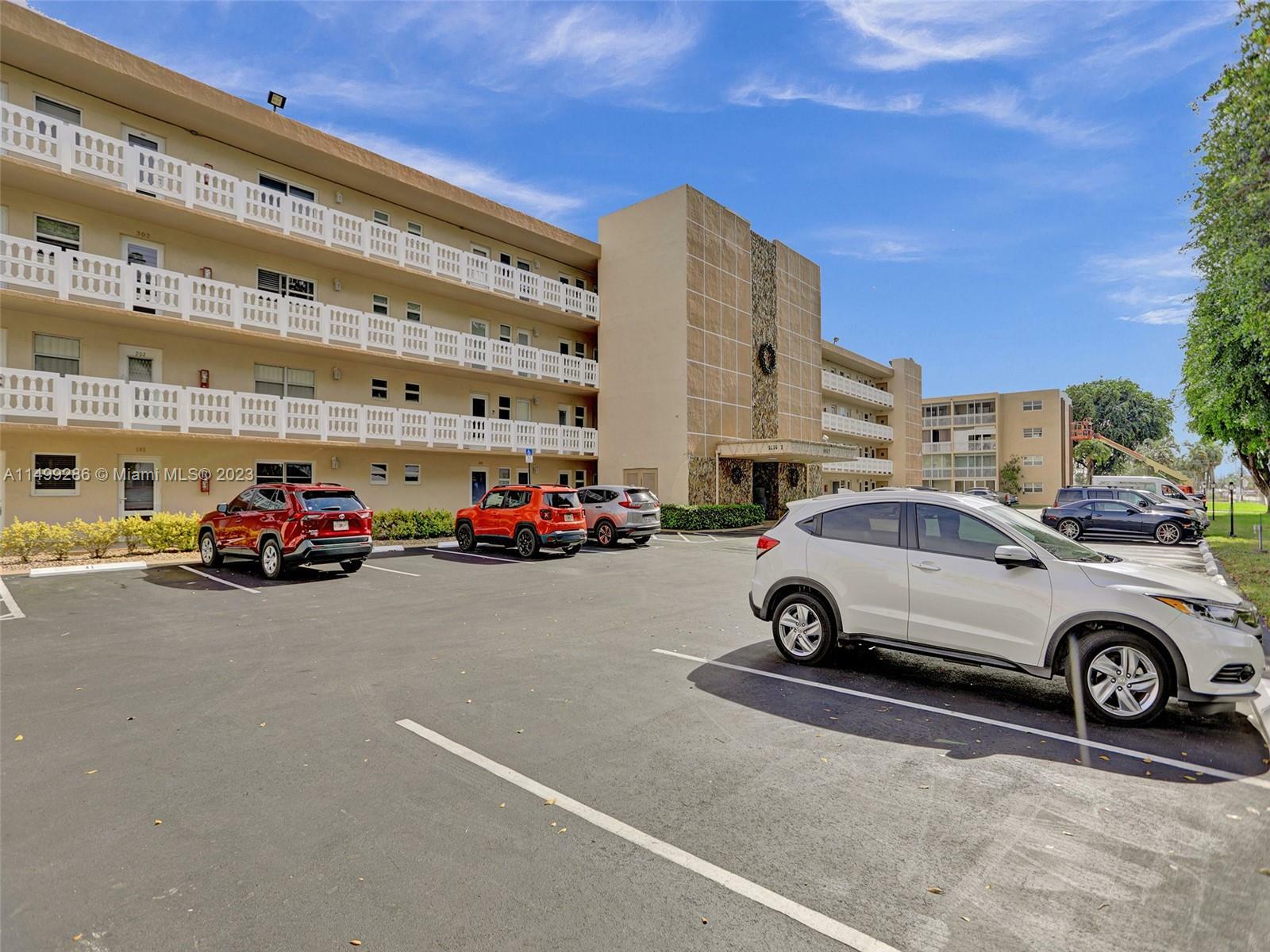 Property Photo: 1025 SE 2nd Ave 304 FL 33004