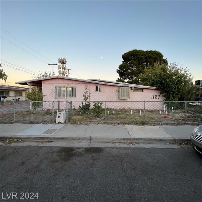 1127 Eastwood Drive  Las Vegas NV 89104 photo