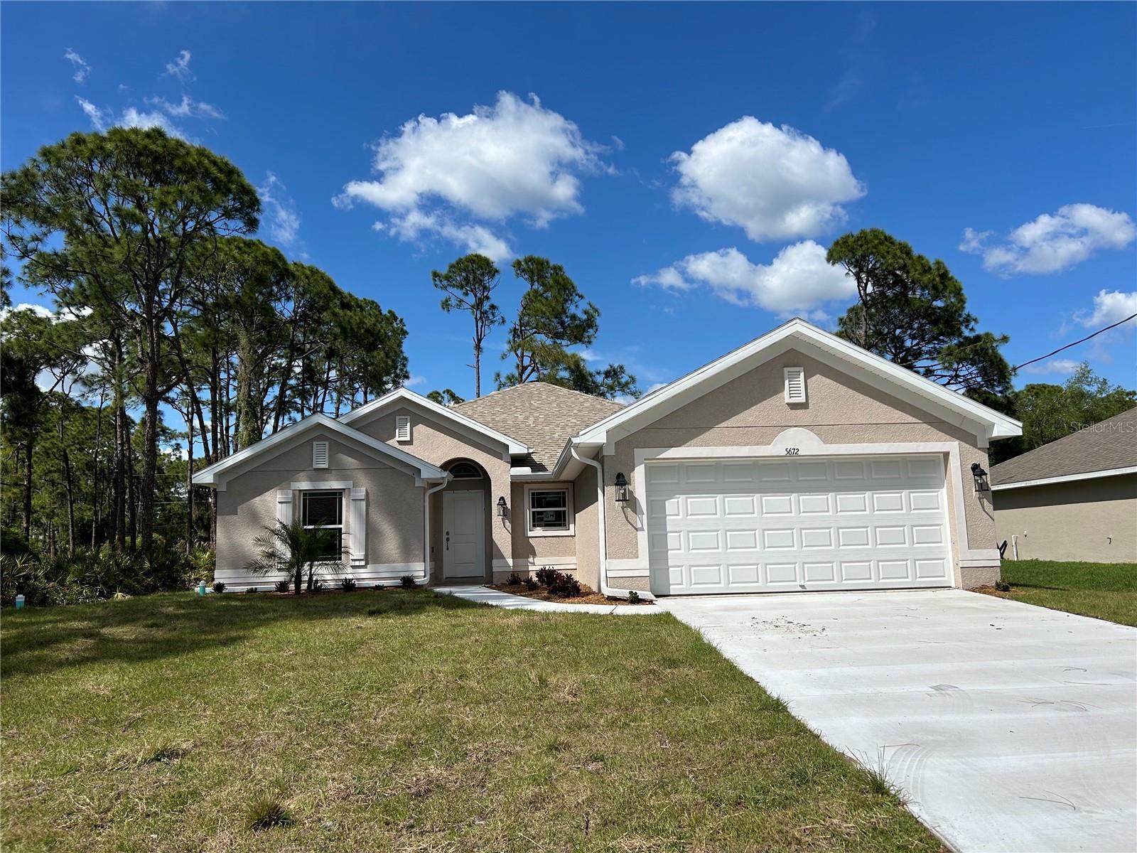 Property Photo: 5672 Kumquat Avenue FL 34291