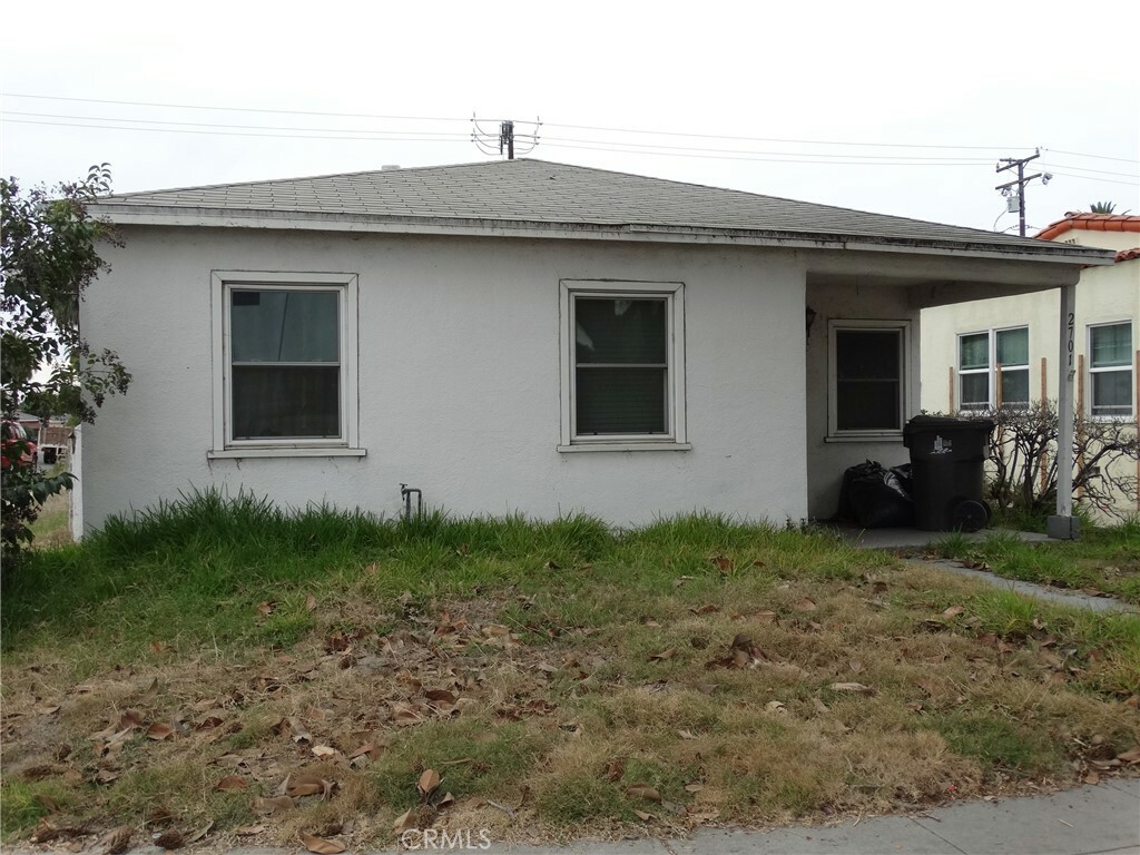 Property Photo:  2701 Gale Avenue  CA 90810 