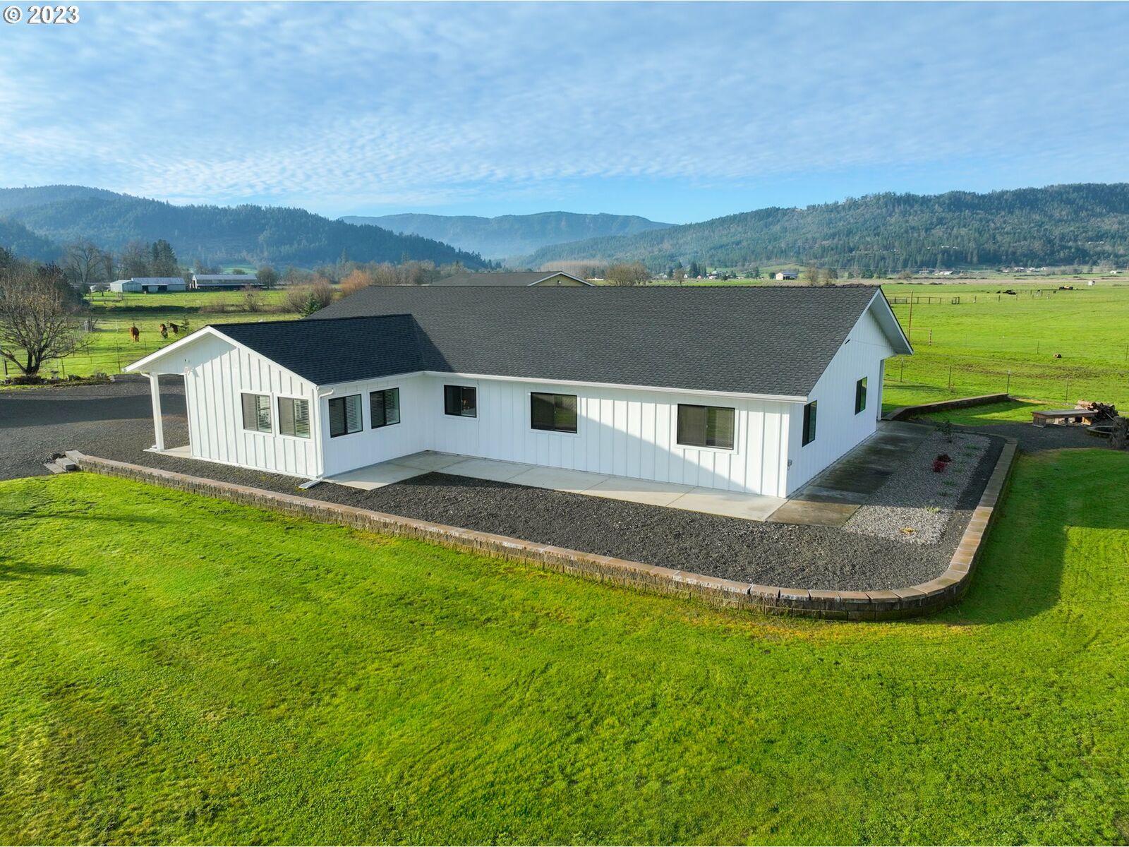 Property Photo:  1023 Dairy Loop Rd  OR 97471 
