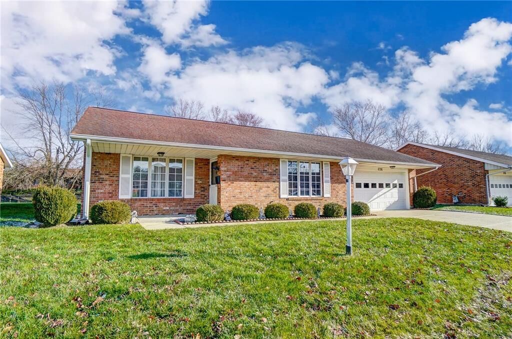 Property Photo: 6796 Willow Creek Drive OH 45424