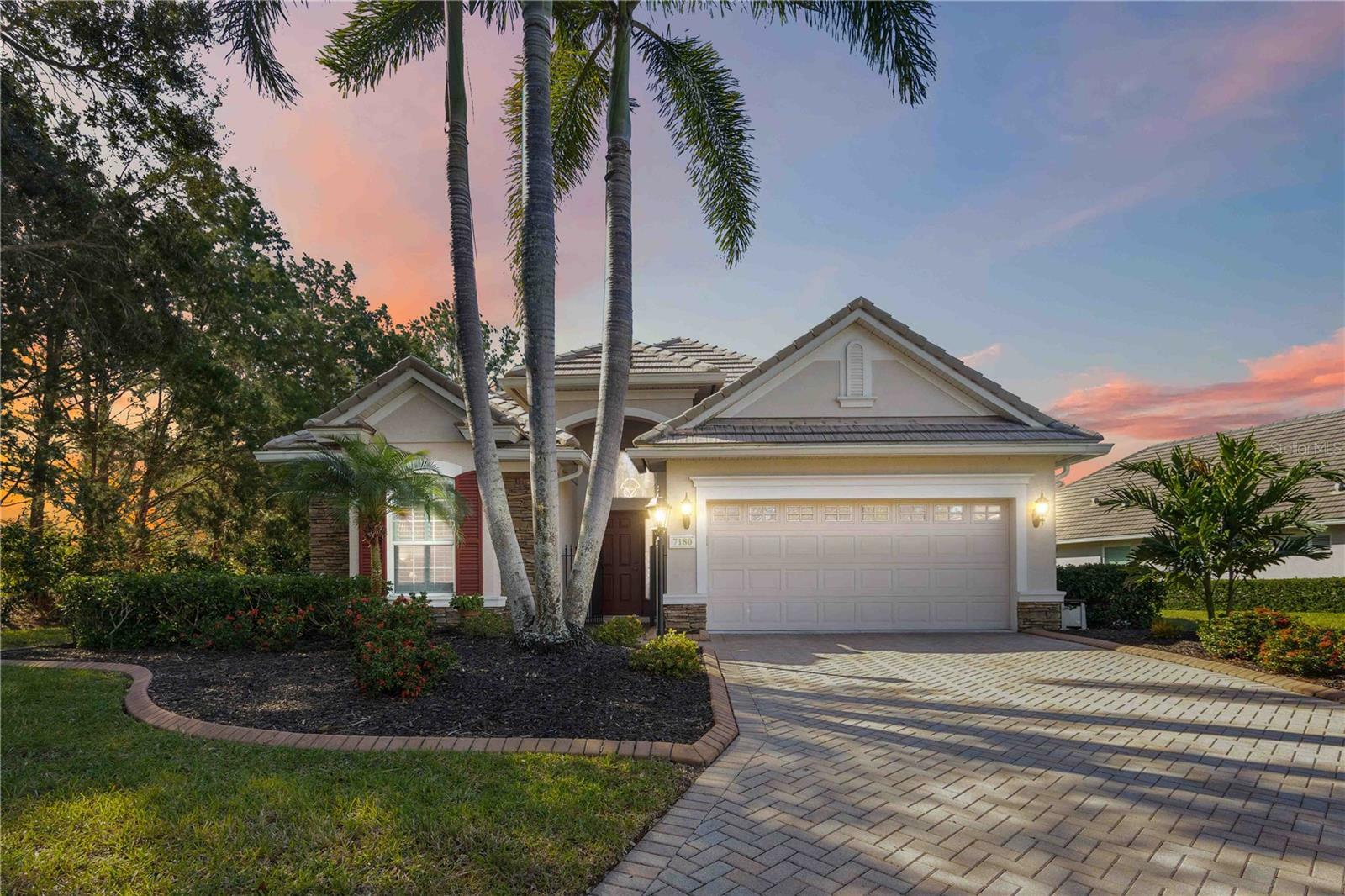 Property Photo:  7180 Sandhills Place  FL 34202 