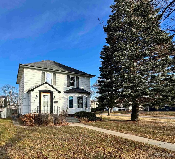 1200 S 8th  Escanaba MI 49829 photo