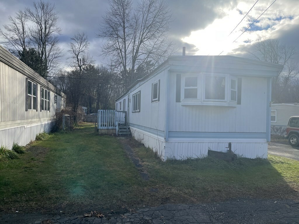 Property Photo:  868 Southampton Rd 20  MA 01085 